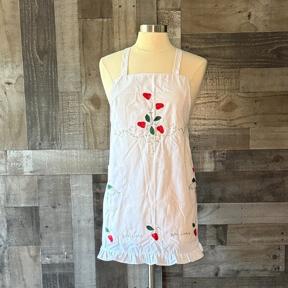Beautiful handmade white apron ruffles floral embroidery strawberries feminine - Picture 6 of 11